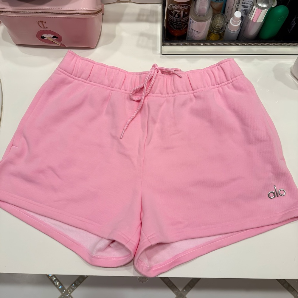 Super Rare 💗✨ Sweet Pink ALO Shorts (New w/o Tags) size M
